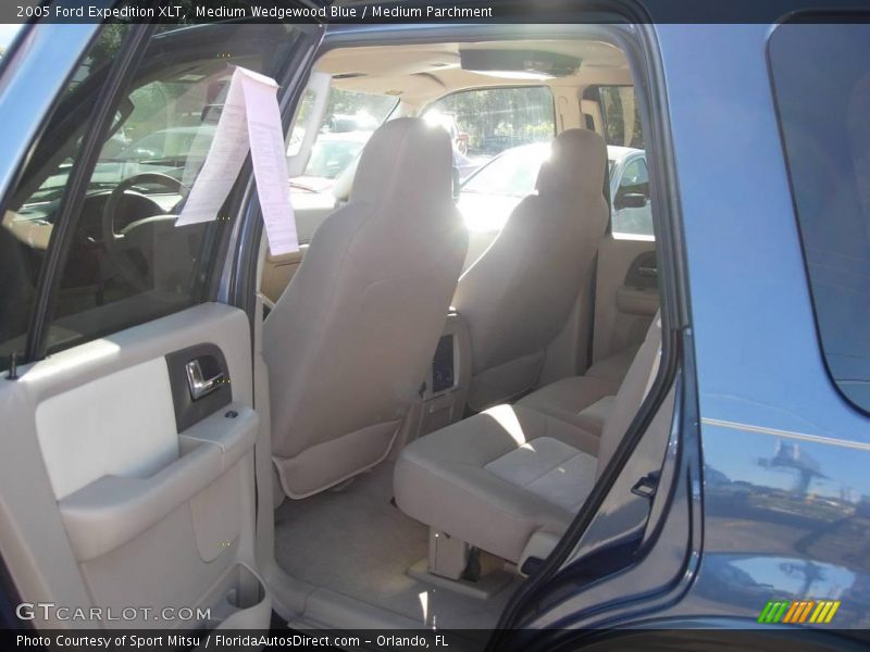 Medium Wedgewood Blue / Medium Parchment 2005 Ford Expedition XLT