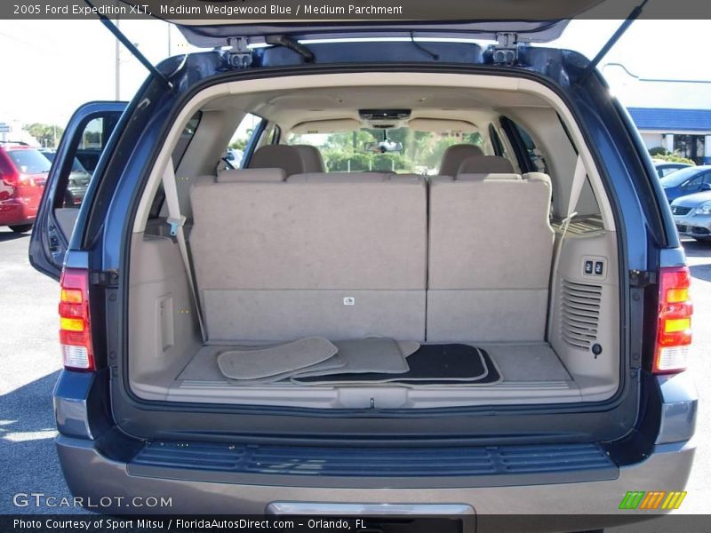 Medium Wedgewood Blue / Medium Parchment 2005 Ford Expedition XLT