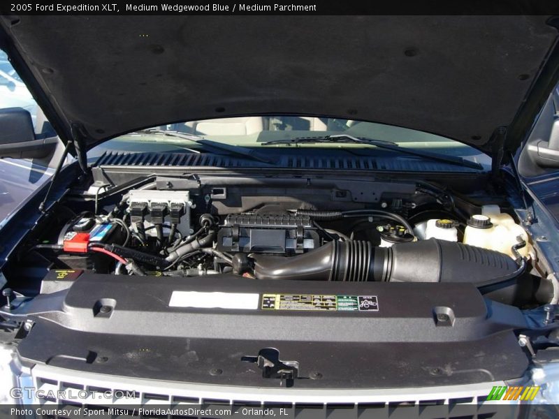 Medium Wedgewood Blue / Medium Parchment 2005 Ford Expedition XLT