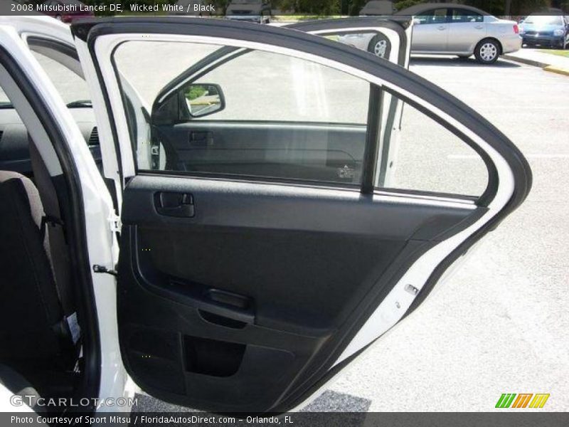 Wicked White / Black 2008 Mitsubishi Lancer DE