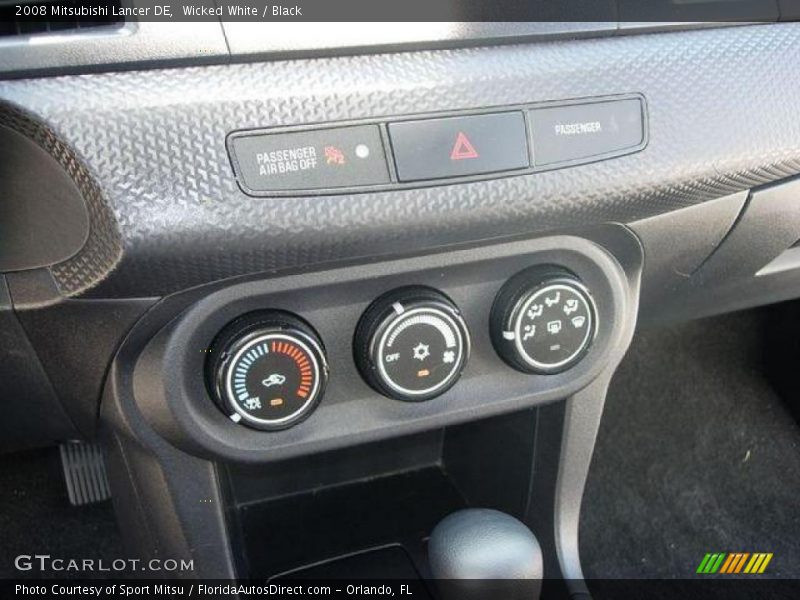 Wicked White / Black 2008 Mitsubishi Lancer DE