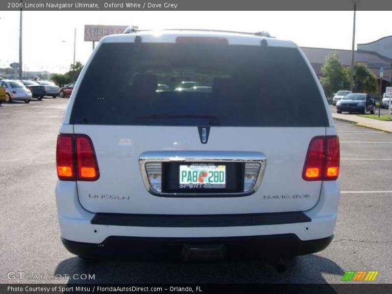 Oxford White / Dove Grey 2006 Lincoln Navigator Ultimate