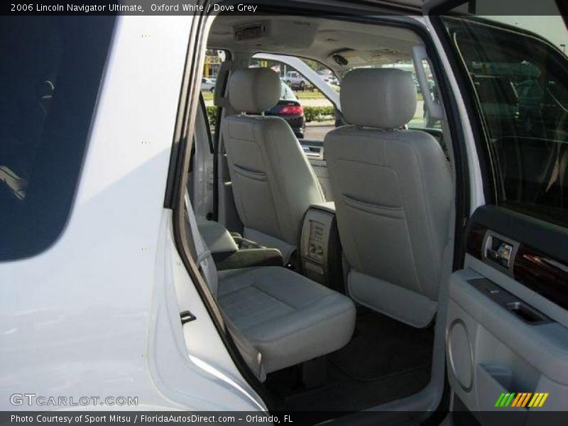 Oxford White / Dove Grey 2006 Lincoln Navigator Ultimate