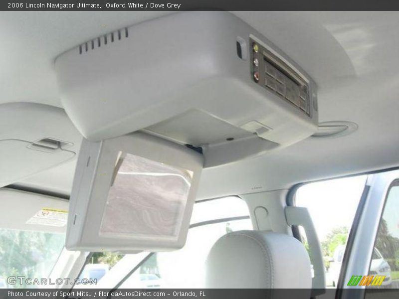 Oxford White / Dove Grey 2006 Lincoln Navigator Ultimate