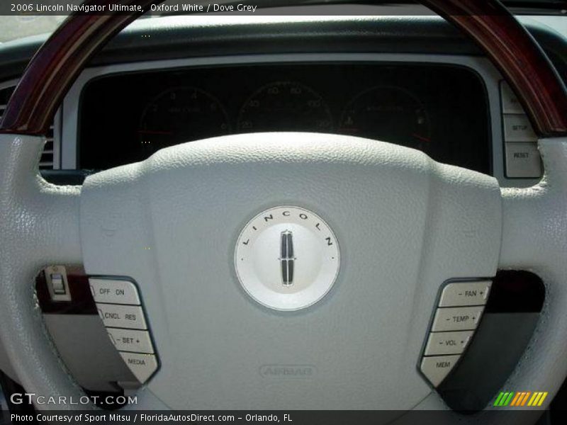 Oxford White / Dove Grey 2006 Lincoln Navigator Ultimate