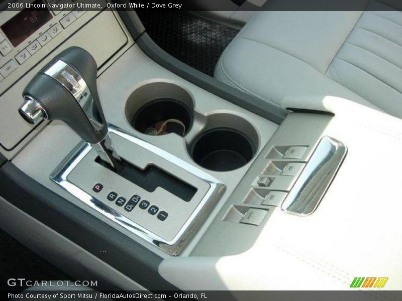 Oxford White / Dove Grey 2006 Lincoln Navigator Ultimate