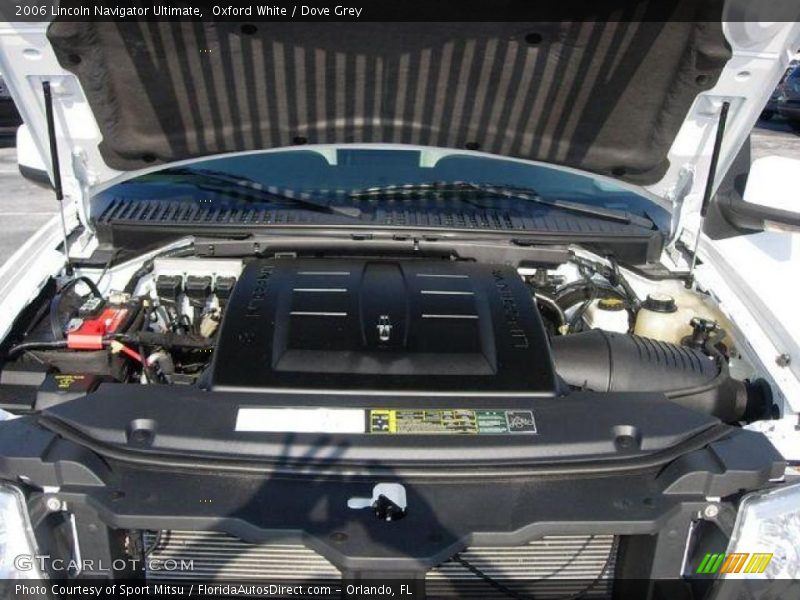 Oxford White / Dove Grey 2006 Lincoln Navigator Ultimate