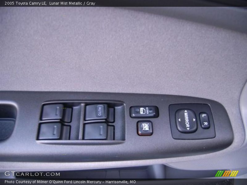Lunar Mist Metallic / Gray 2005 Toyota Camry LE