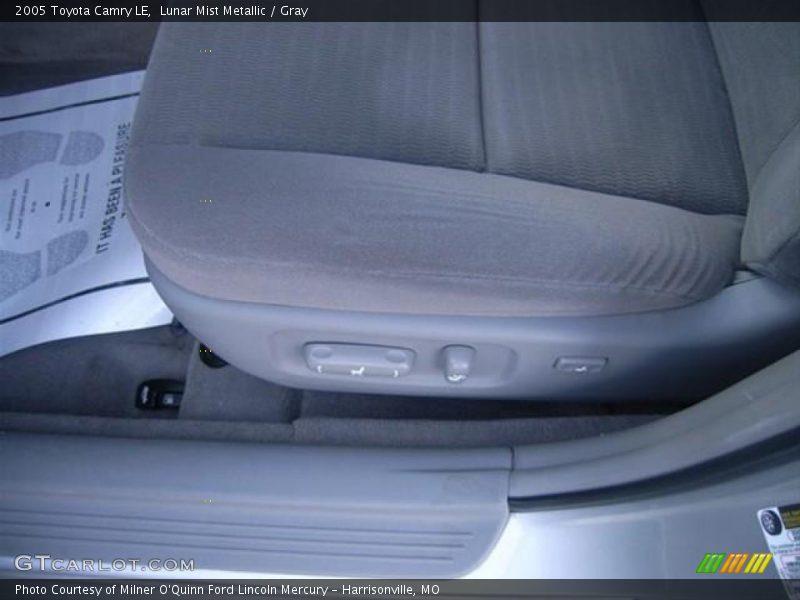 Lunar Mist Metallic / Gray 2005 Toyota Camry LE