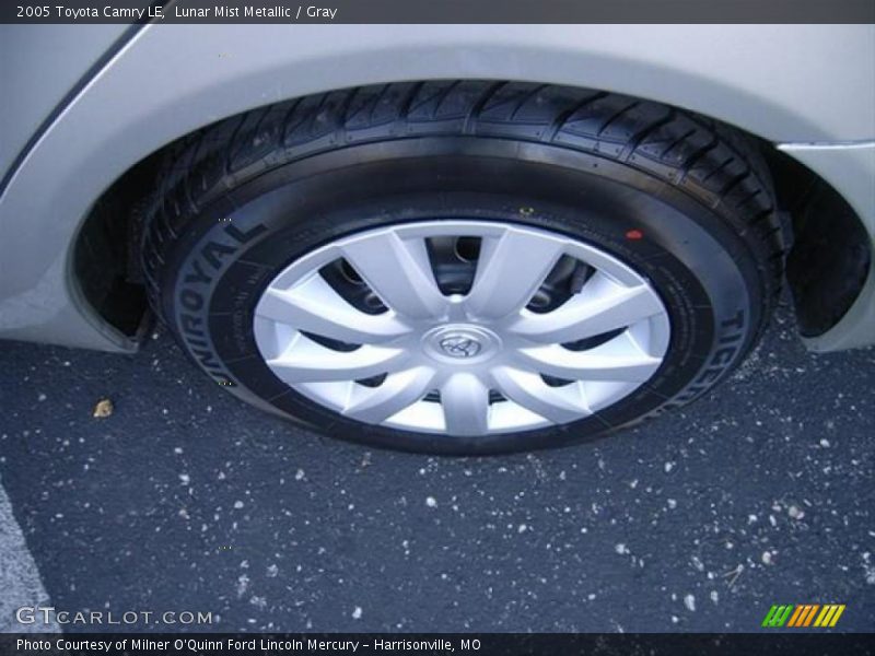 Lunar Mist Metallic / Gray 2005 Toyota Camry LE