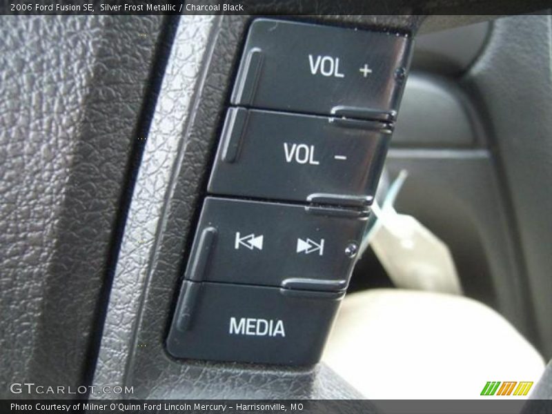 Silver Frost Metallic / Charcoal Black 2006 Ford Fusion SE