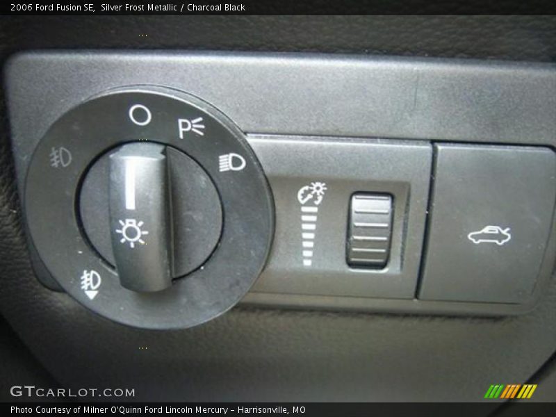Silver Frost Metallic / Charcoal Black 2006 Ford Fusion SE