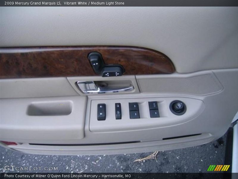 Vibrant White / Medium Light Stone 2009 Mercury Grand Marquis LS