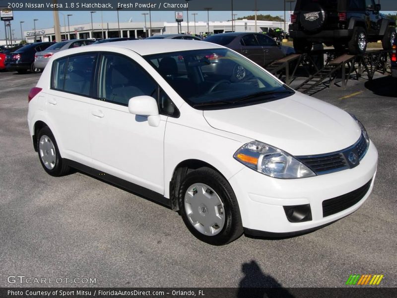 Fresh Powder / Charcoal 2009 Nissan Versa 1.8 S Hatchback