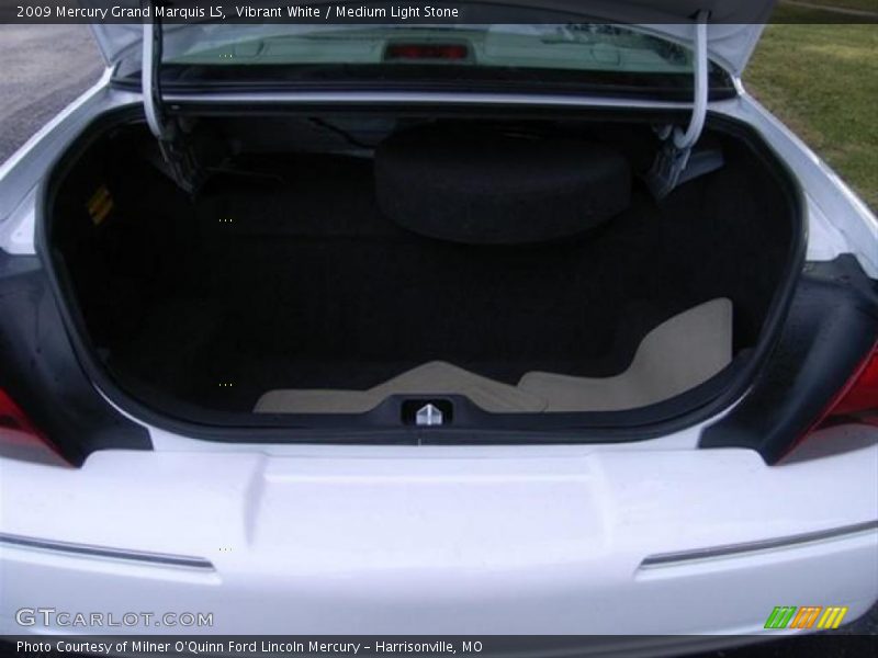 Vibrant White / Medium Light Stone 2009 Mercury Grand Marquis LS