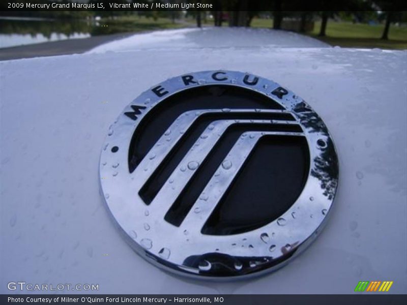 Vibrant White / Medium Light Stone 2009 Mercury Grand Marquis LS