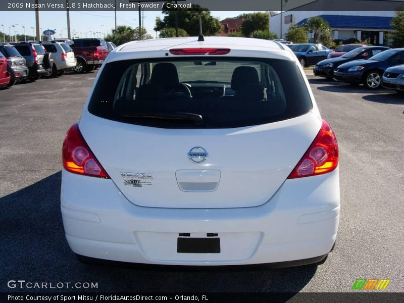 Fresh Powder / Charcoal 2009 Nissan Versa 1.8 S Hatchback