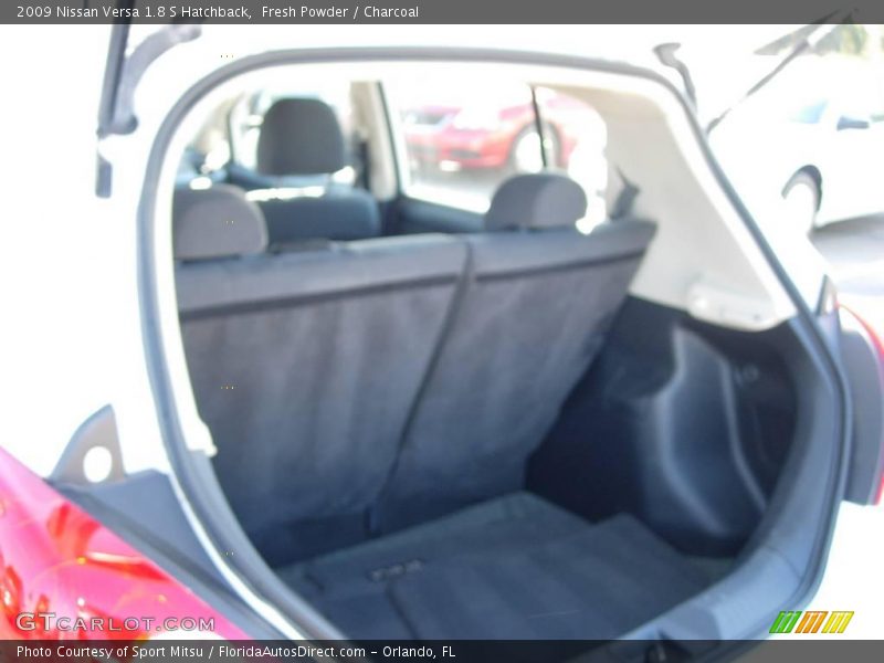 Fresh Powder / Charcoal 2009 Nissan Versa 1.8 S Hatchback