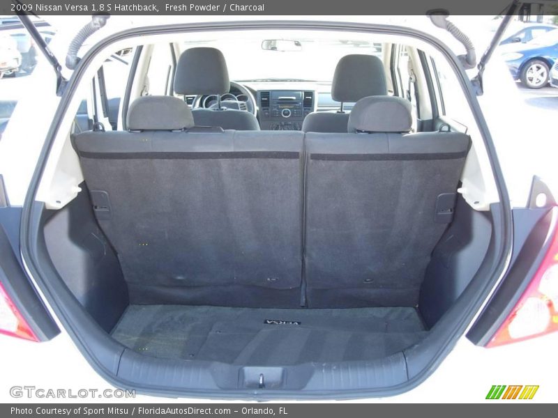 Fresh Powder / Charcoal 2009 Nissan Versa 1.8 S Hatchback