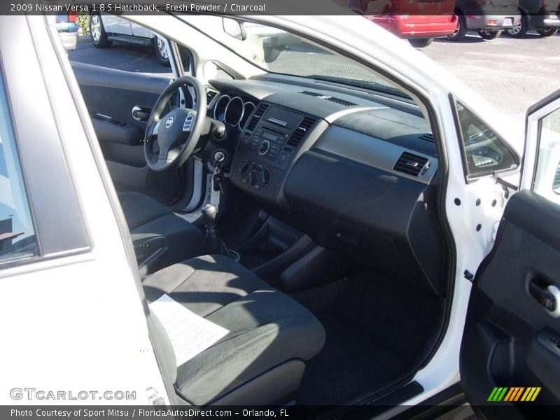 Fresh Powder / Charcoal 2009 Nissan Versa 1.8 S Hatchback