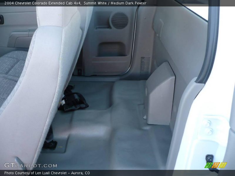 Summit White / Medium Dark Pewter 2004 Chevrolet Colorado Extended Cab 4x4