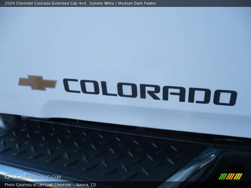 Summit White / Medium Dark Pewter 2004 Chevrolet Colorado Extended Cab 4x4