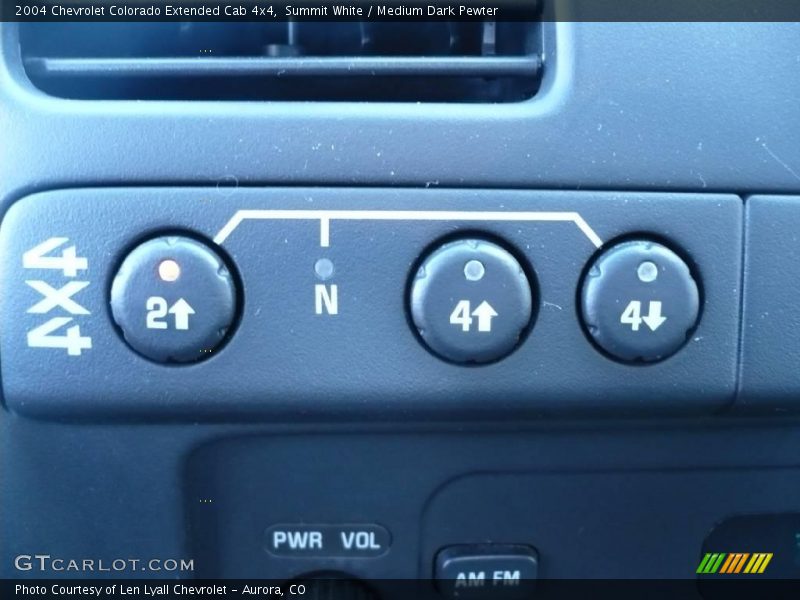Summit White / Medium Dark Pewter 2004 Chevrolet Colorado Extended Cab 4x4