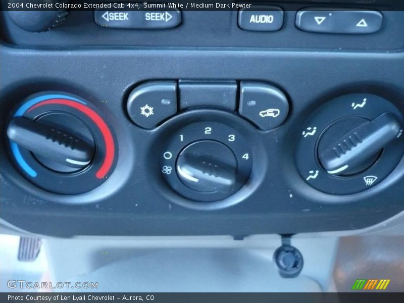 Summit White / Medium Dark Pewter 2004 Chevrolet Colorado Extended Cab 4x4