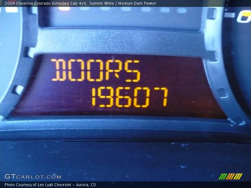 Summit White / Medium Dark Pewter 2004 Chevrolet Colorado Extended Cab 4x4