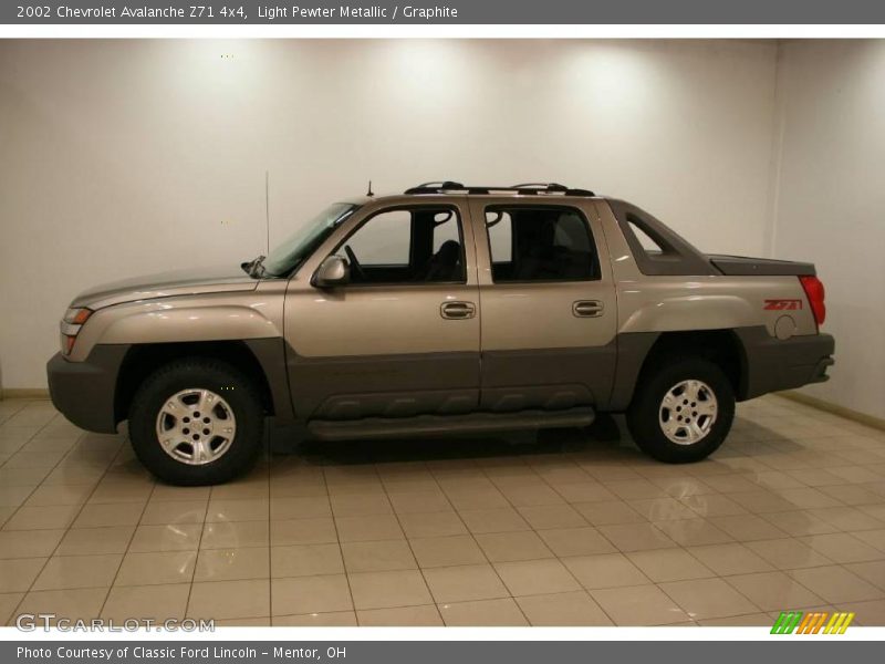 Light Pewter Metallic / Graphite 2002 Chevrolet Avalanche Z71 4x4