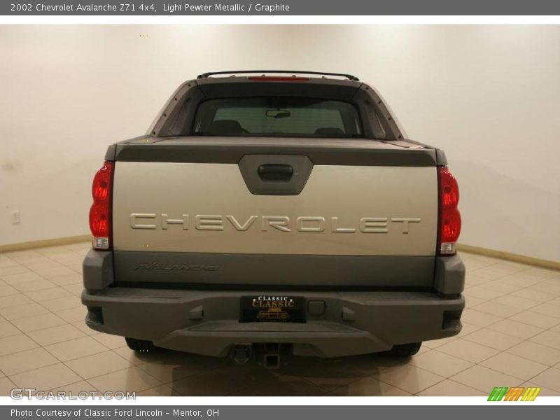Light Pewter Metallic / Graphite 2002 Chevrolet Avalanche Z71 4x4
