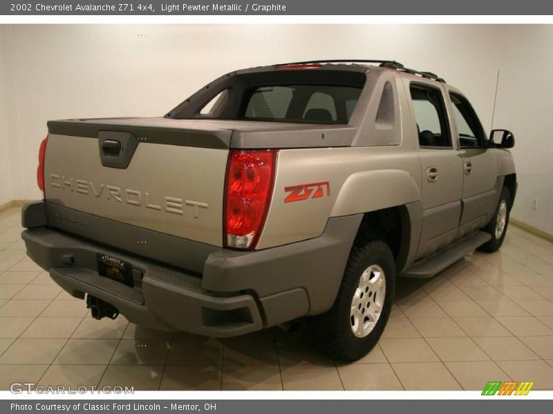 Light Pewter Metallic / Graphite 2002 Chevrolet Avalanche Z71 4x4