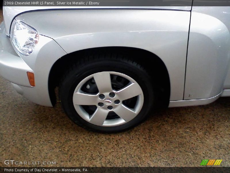 Silver Ice Metallic / Ebony 2009 Chevrolet HHR LS Panel