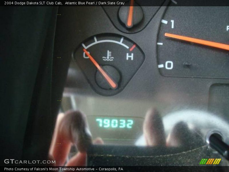 Atlantic Blue Pearl / Dark Slate Gray 2004 Dodge Dakota SLT Club Cab