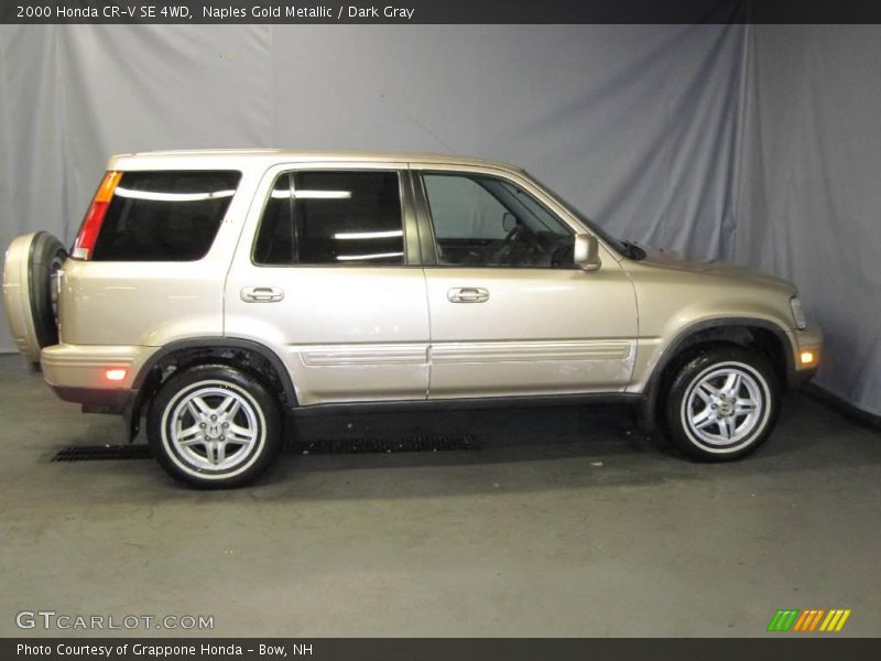 Naples Gold Metallic / Dark Gray 2000 Honda CR-V SE 4WD