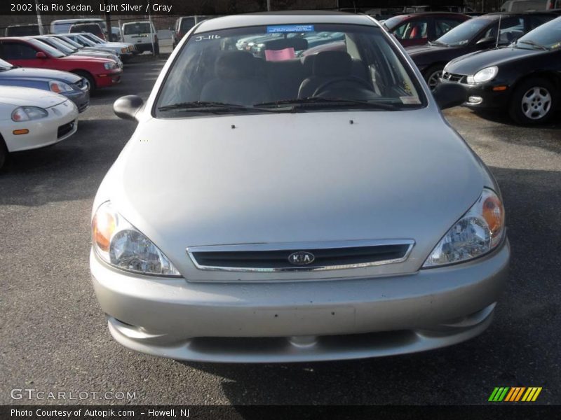 Light Silver / Gray 2002 Kia Rio Sedan