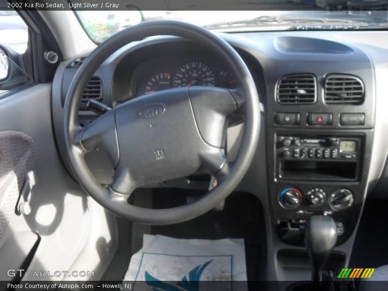 Light Silver / Gray 2002 Kia Rio Sedan