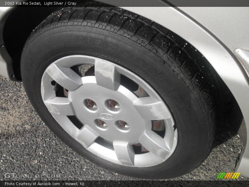 Light Silver / Gray 2002 Kia Rio Sedan