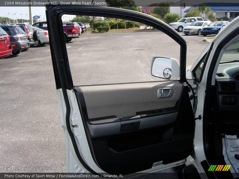 Dover White Pearl / Saddle 2004 Mitsubishi Endeavor XLS