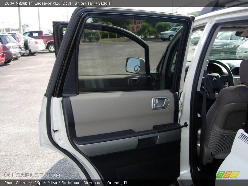 Dover White Pearl / Saddle 2004 Mitsubishi Endeavor XLS