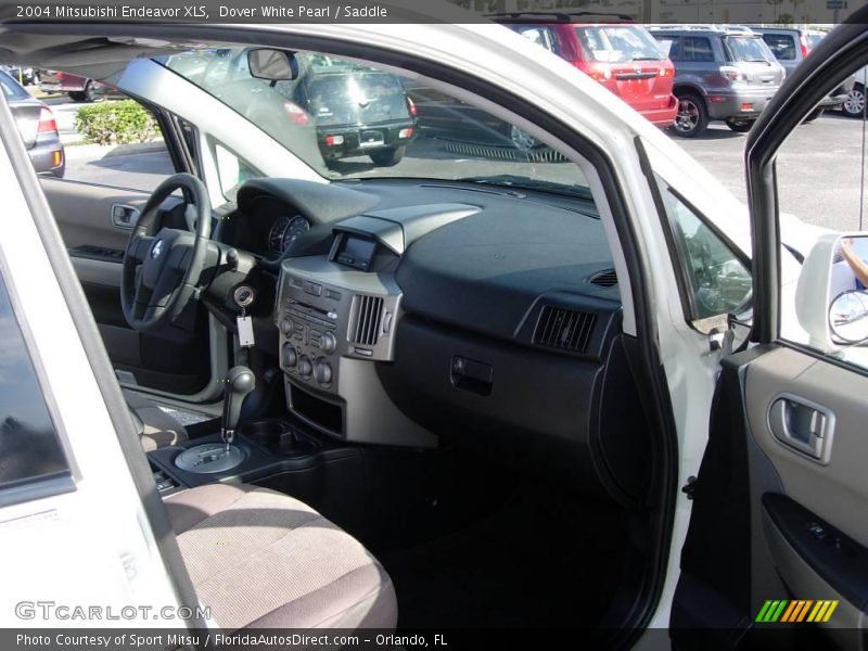 Dover White Pearl / Saddle 2004 Mitsubishi Endeavor XLS