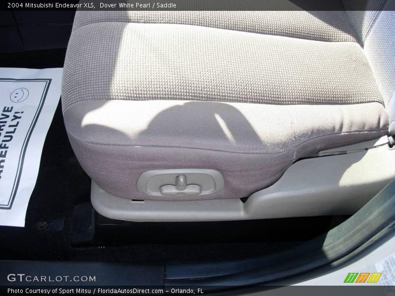 Dover White Pearl / Saddle 2004 Mitsubishi Endeavor XLS