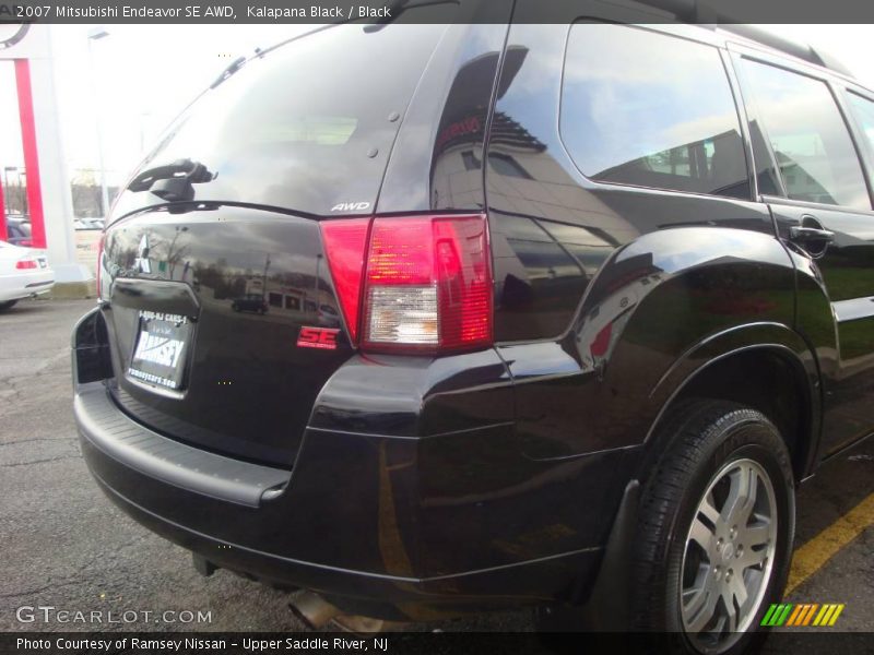 Kalapana Black / Black 2007 Mitsubishi Endeavor SE AWD