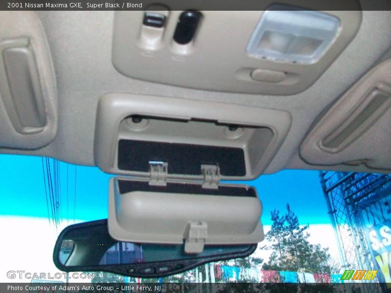 Super Black / Blond 2001 Nissan Maxima GXE