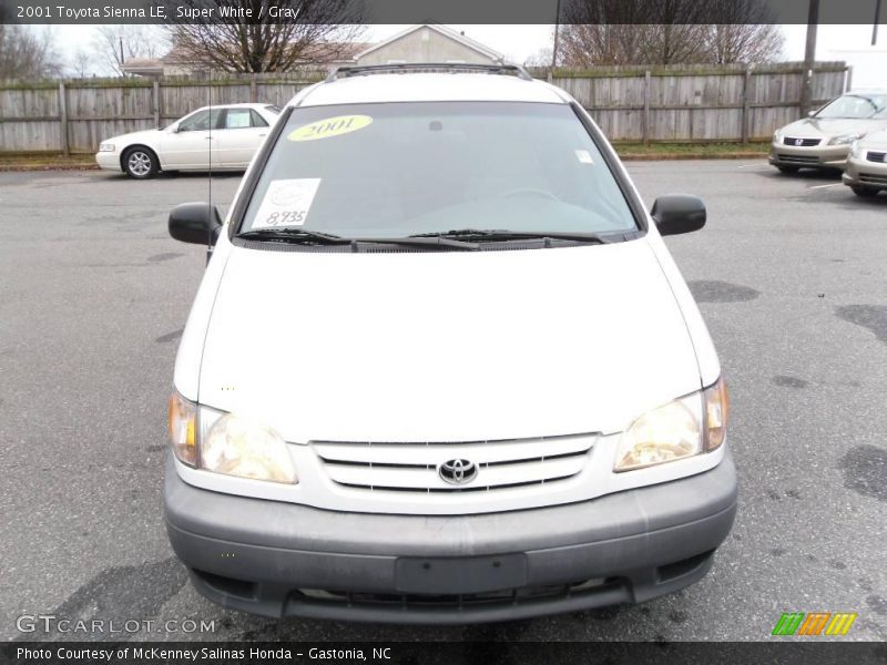 Super White / Gray 2001 Toyota Sienna LE