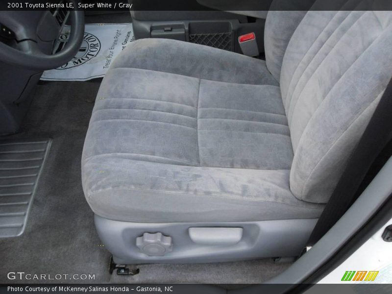 Super White / Gray 2001 Toyota Sienna LE