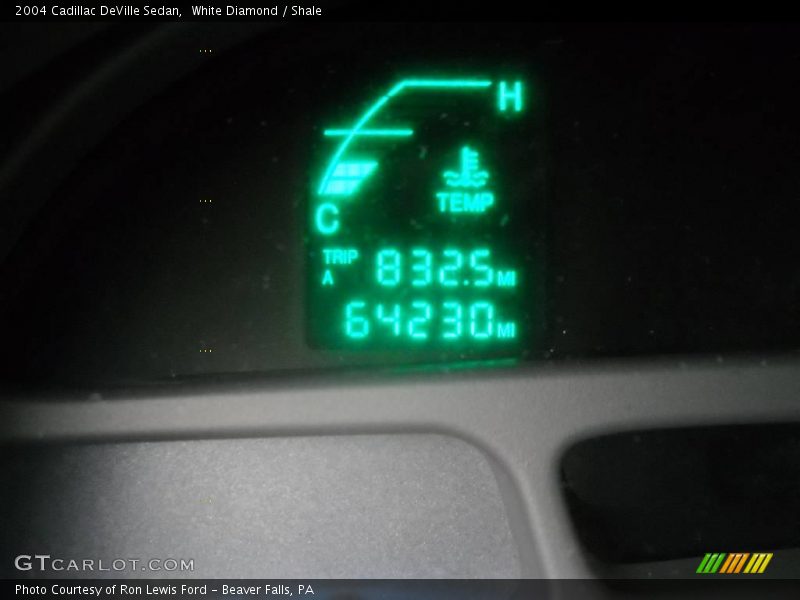 White Diamond / Shale 2004 Cadillac DeVille Sedan