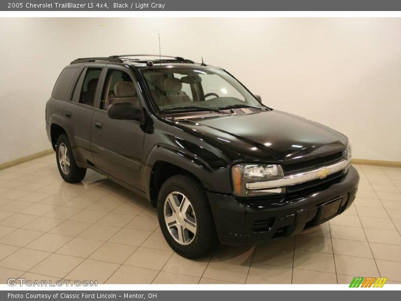 Black / Light Gray 2005 Chevrolet TrailBlazer LS 4x4