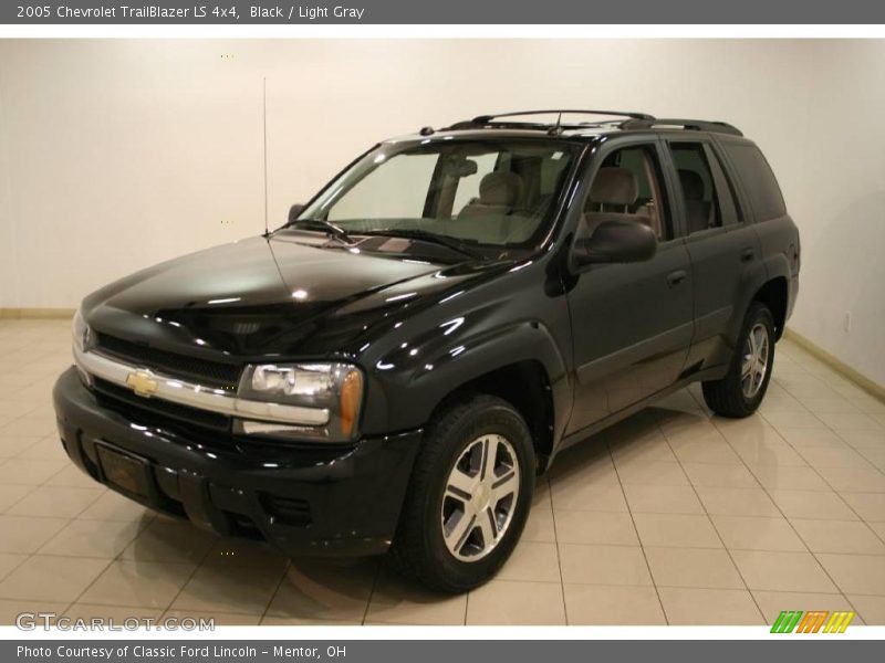 Black / Light Gray 2005 Chevrolet TrailBlazer LS 4x4