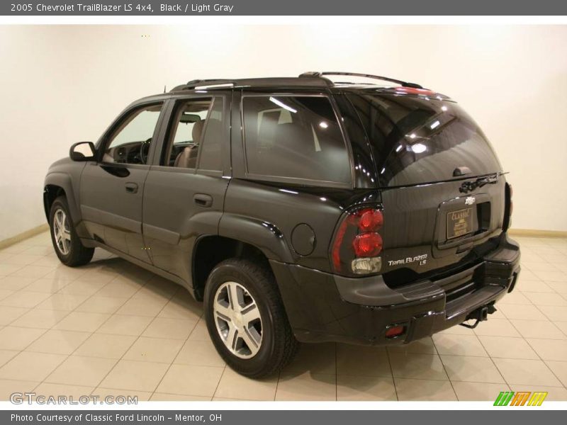 Black / Light Gray 2005 Chevrolet TrailBlazer LS 4x4